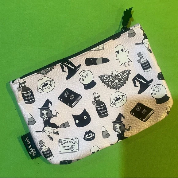 Valfre | Valfre x Ipsy Witchy Halloween Cosmetic Bag - Picture 3 of 6